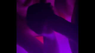 Vzel mojo malo sestrico v hottub, da sesati svoj kurac