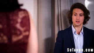 ���ამოსაშვები საღამო Kinda უღვივებს ვნება შორის Bro და Sis