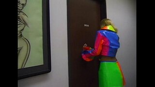 Metro Mbyllur Dhe të më bëjë - skena 1