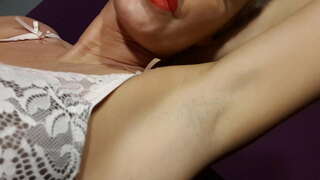 Nyald meg, illata a hónaljam